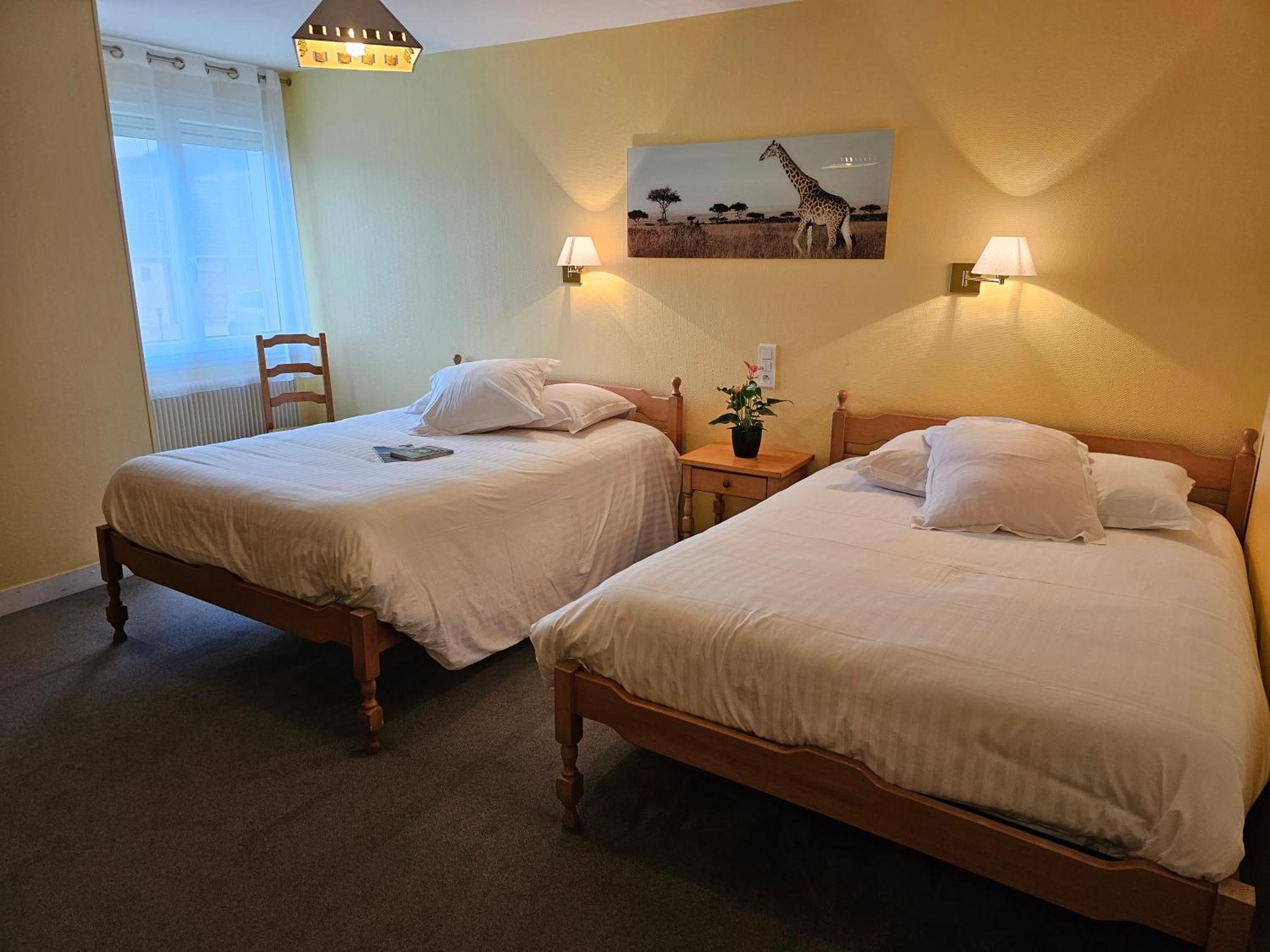 Logis Hotel Restaurant L'Unique Menesqueville Εξωτερικό φωτογραφία