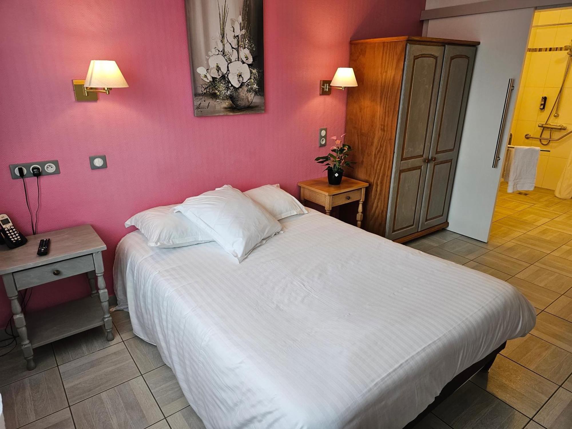 Logis Hotel Restaurant L'Unique Menesqueville Εξωτερικό φωτογραφία